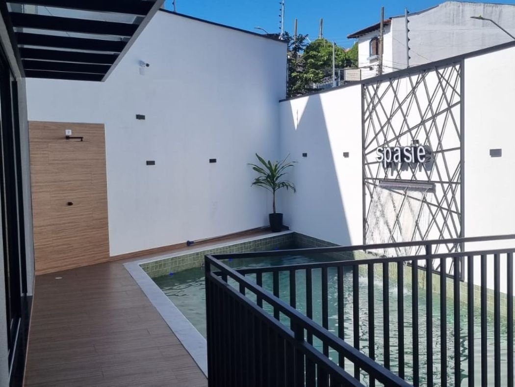 Área da piscina aquecida para eventos ao ar livre no Spasie em Itaquera